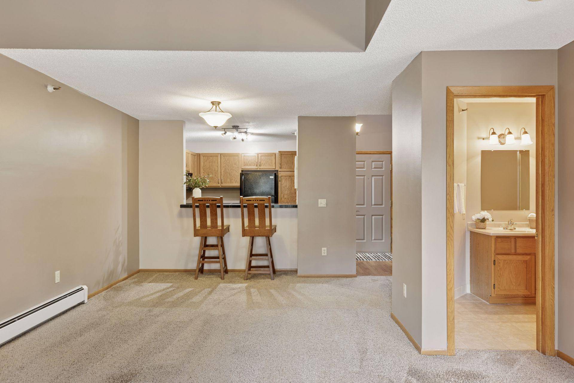Edina, MN 55435,7606 York AVE S #7308