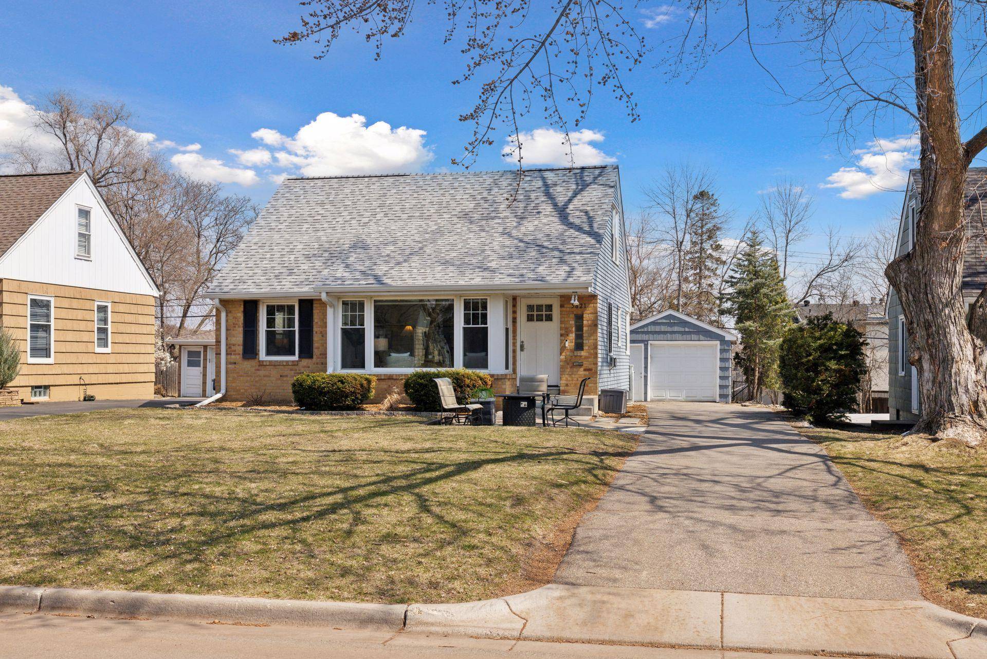 Edina, MN 55410,5821 York AVE S