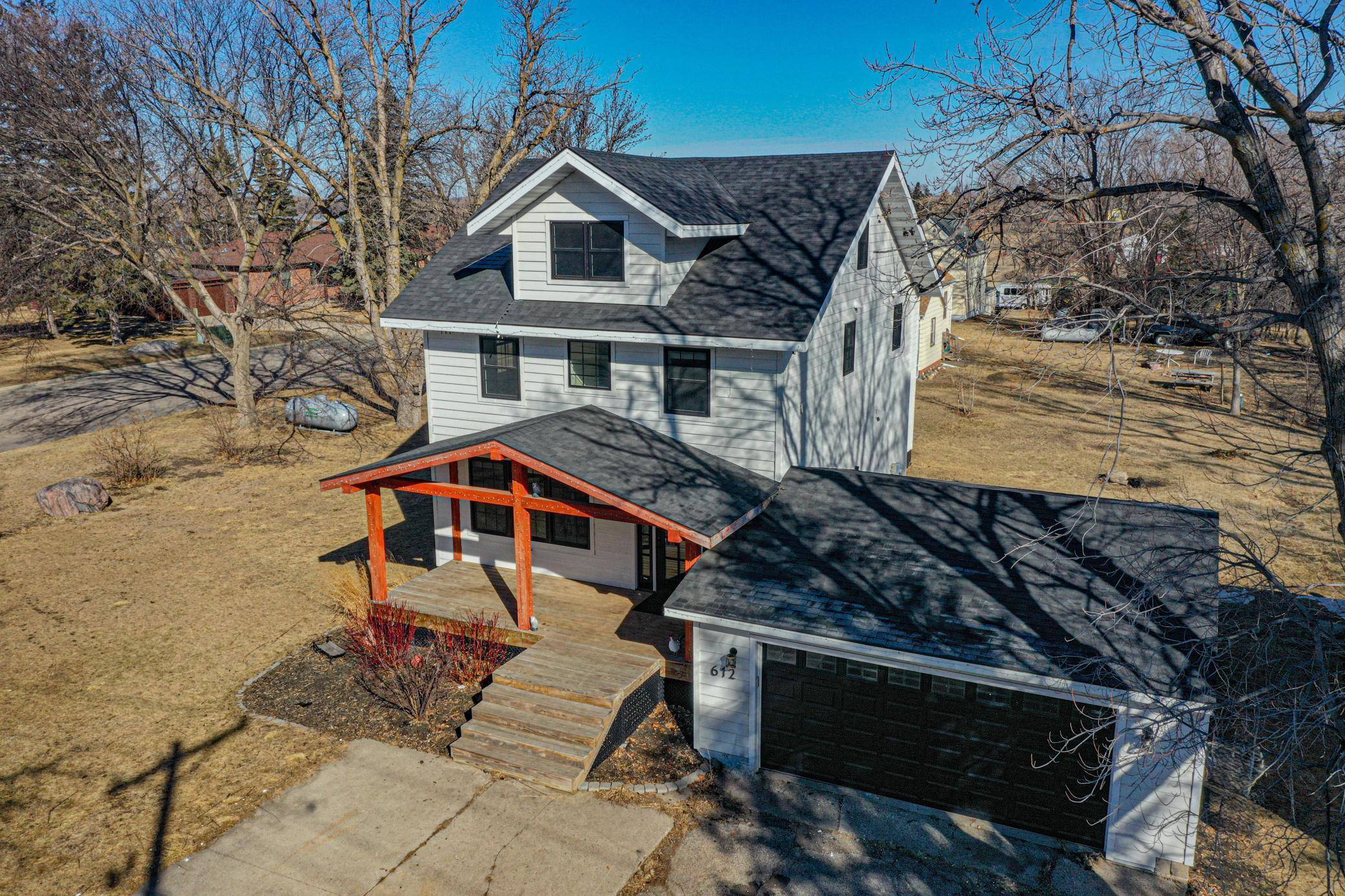 Elbow Lake, MN 56531,612 E Division ST