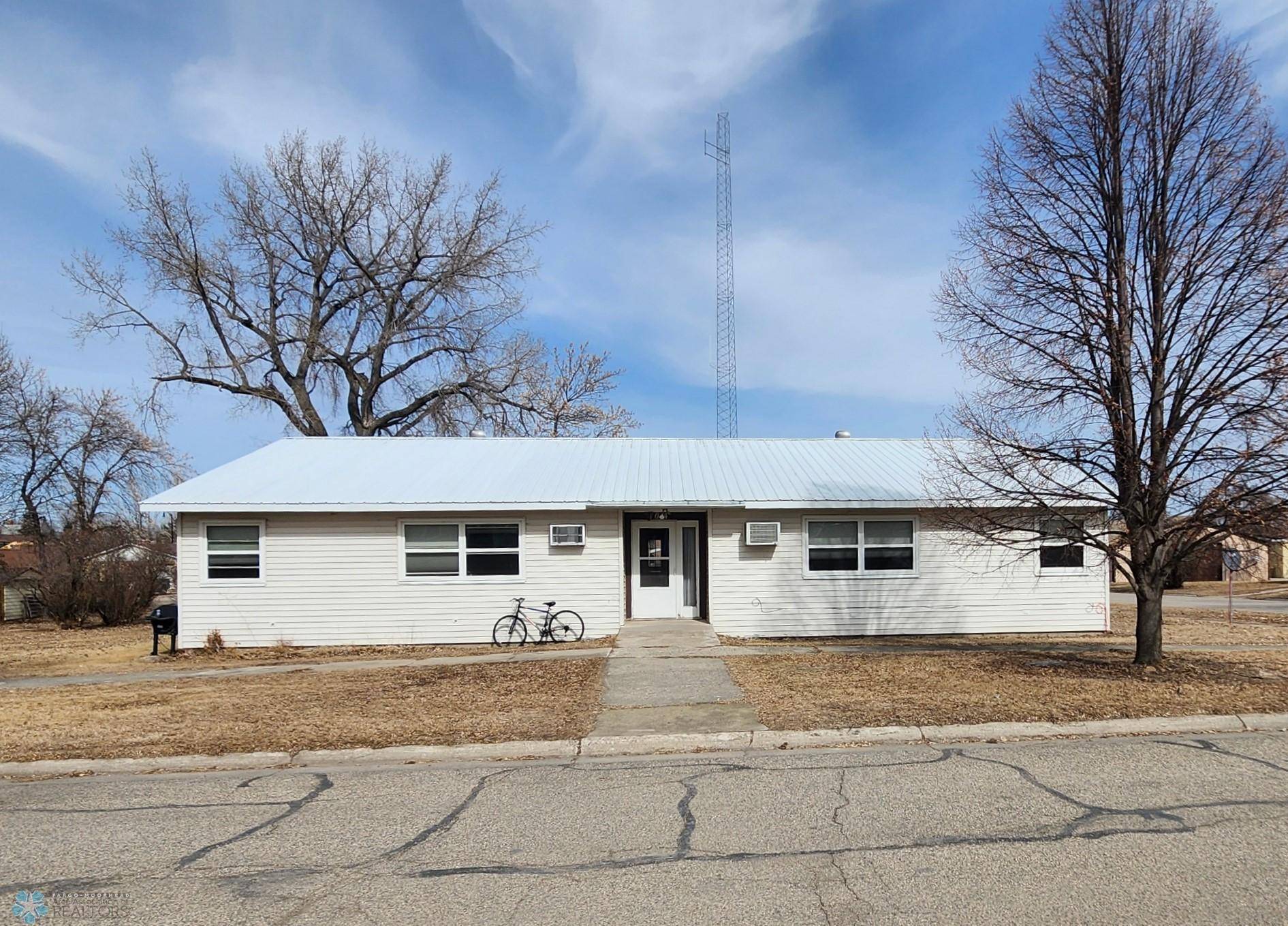Milnor, ND 58060,404 3rd ST