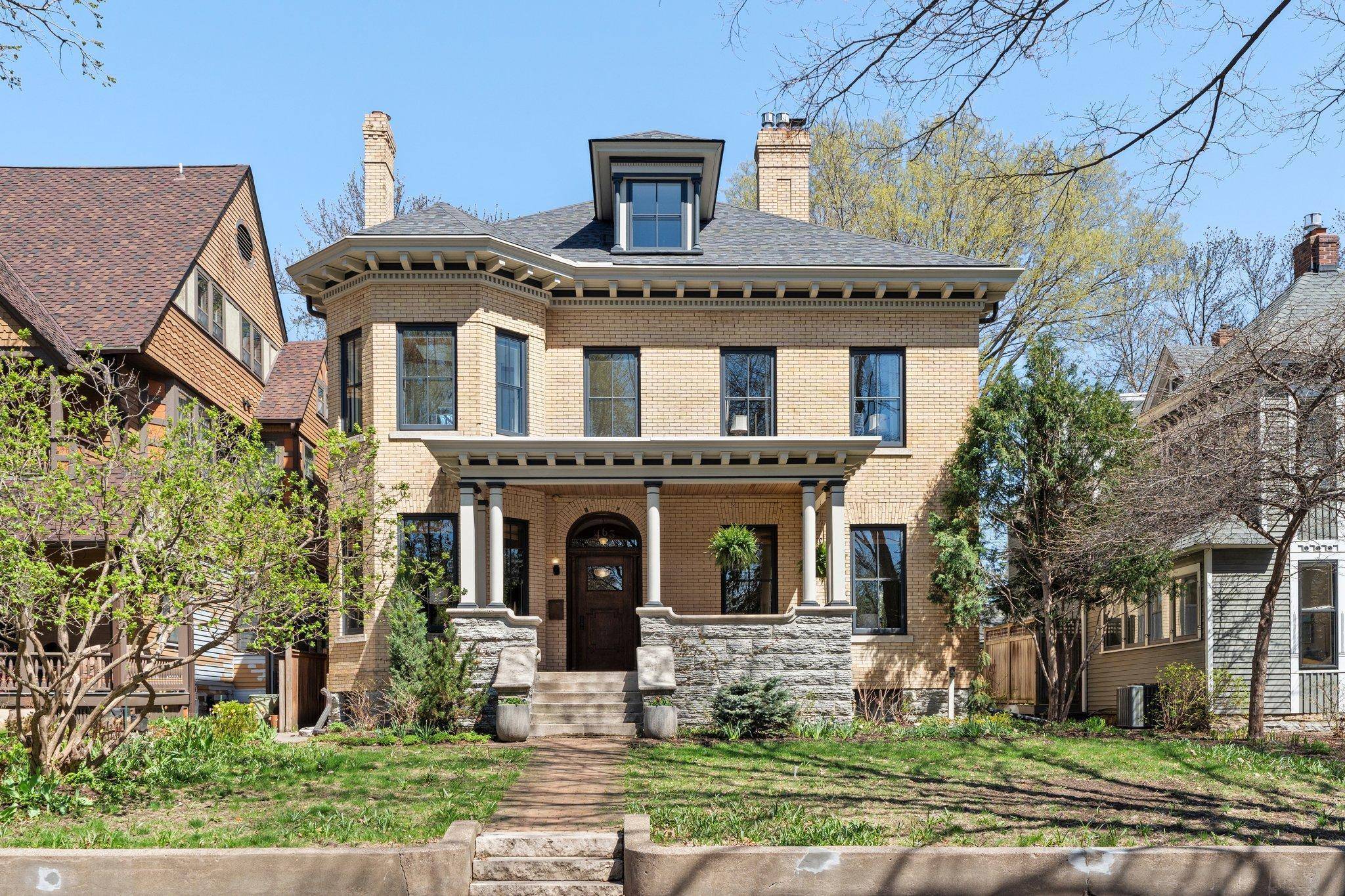 Saint Paul, MN 55102,463 Ashland AVE
