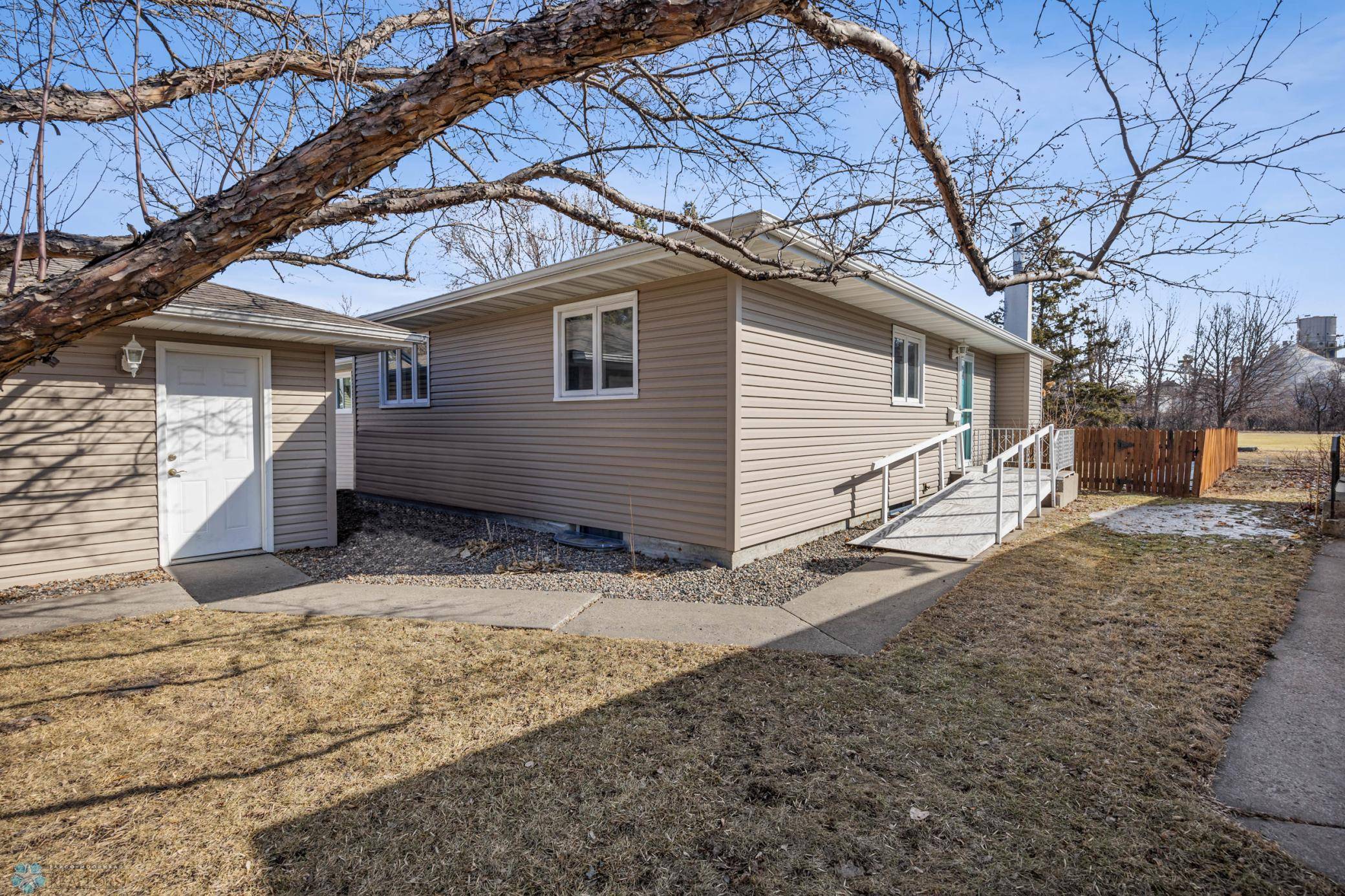 Moorhead, MN 56560,2514 Country Club Pkwy