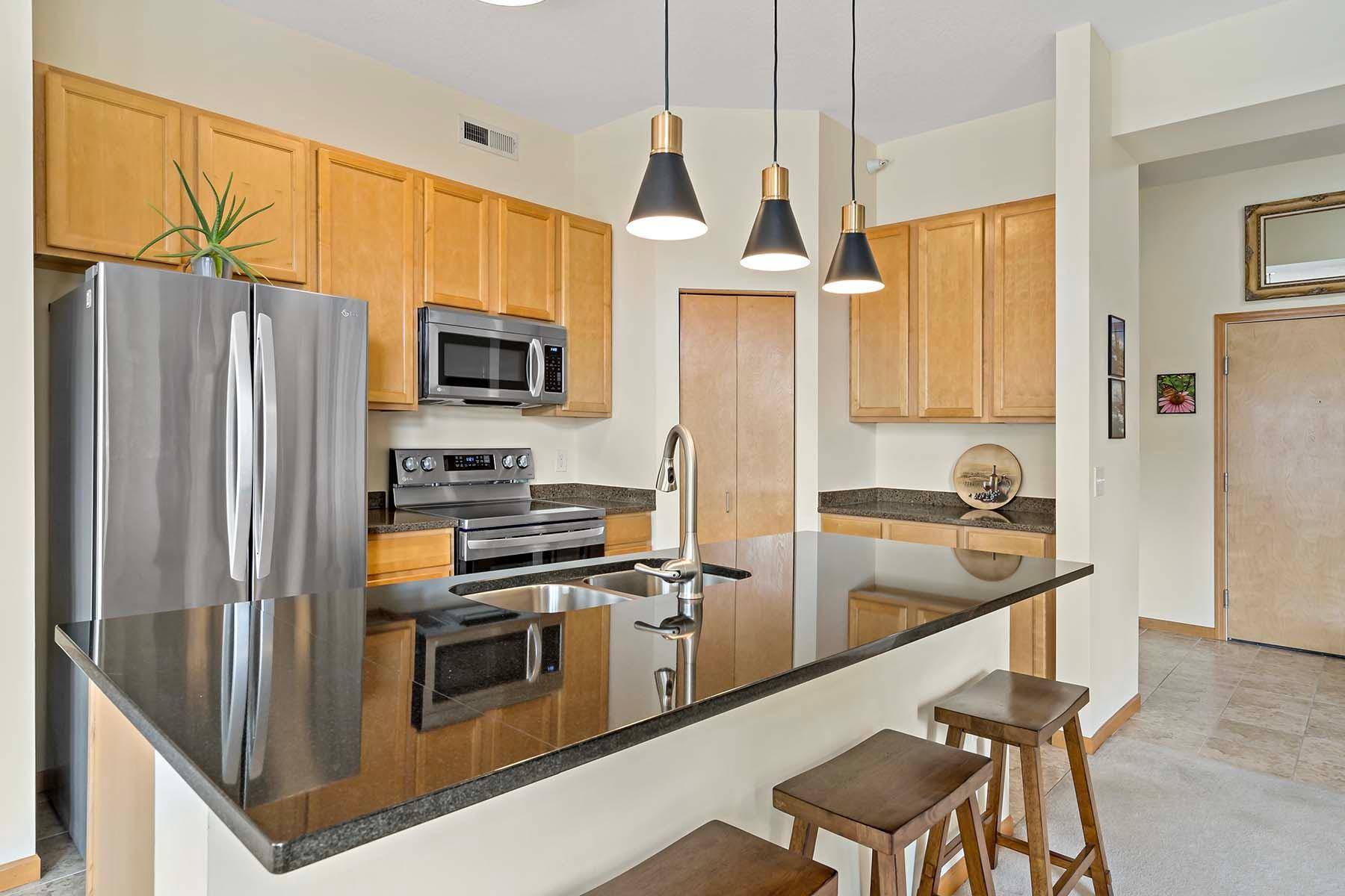 Saint Anthony, MN 55421,2540 38th AVE NE #401