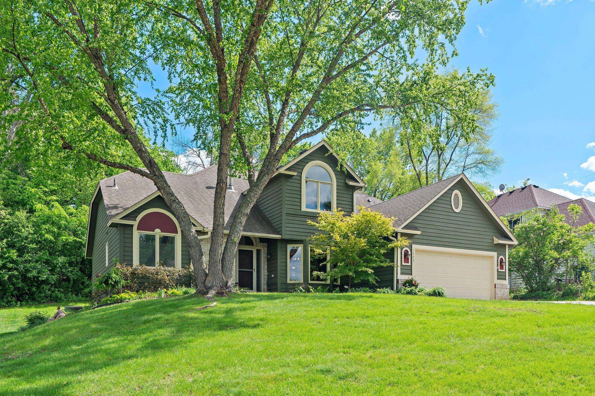 Eagan, MN 55123,1392 Michelle DR