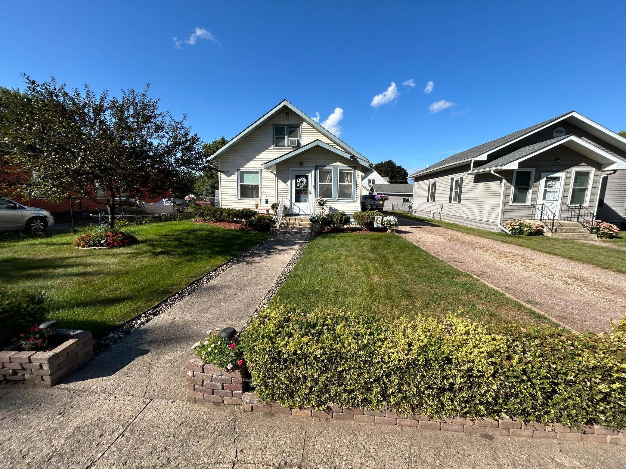 Appleton, MN 56208,143 E Snelling AVE