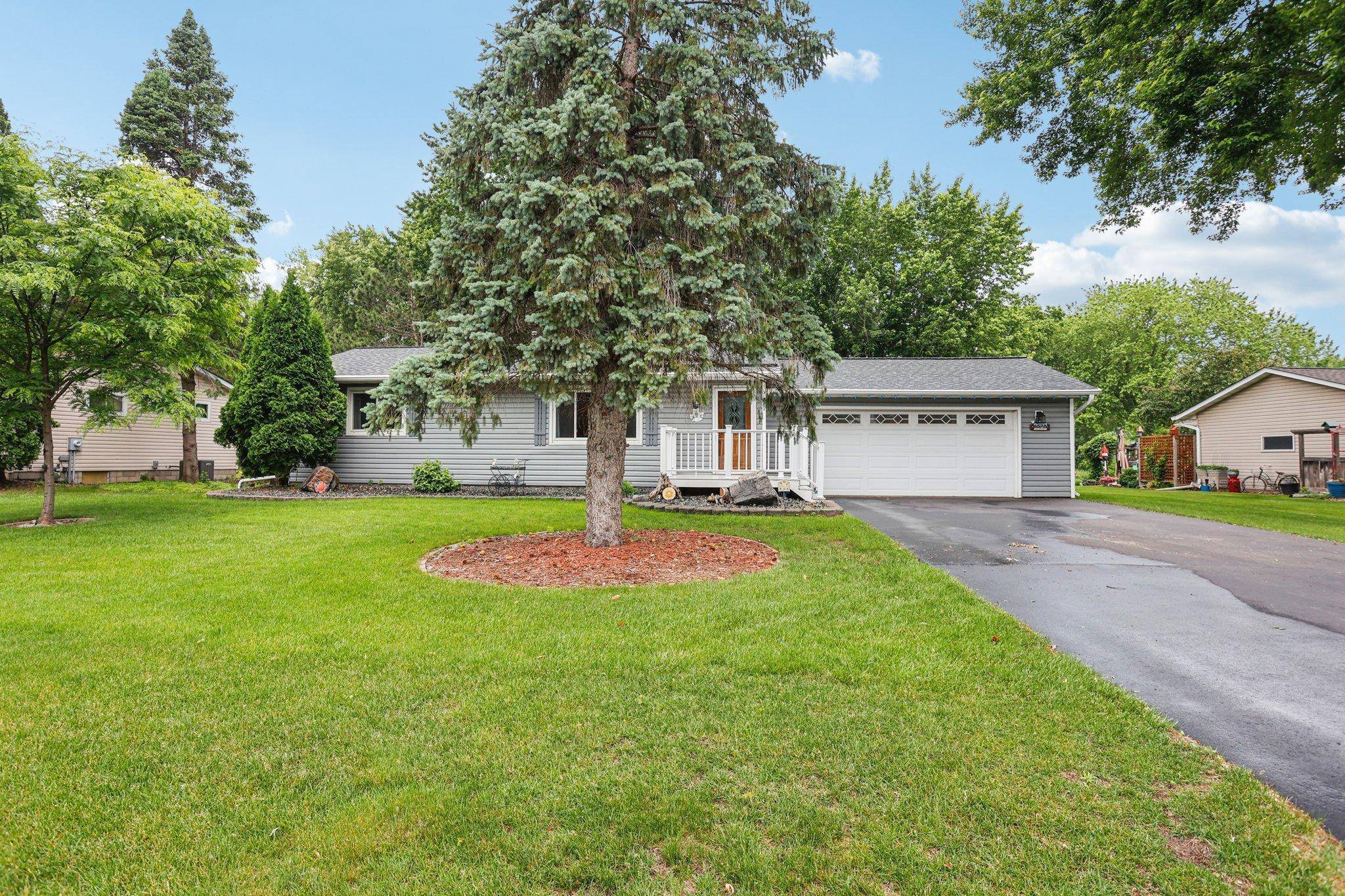 Lino Lakes, MN 55014,6575 Hokah DR