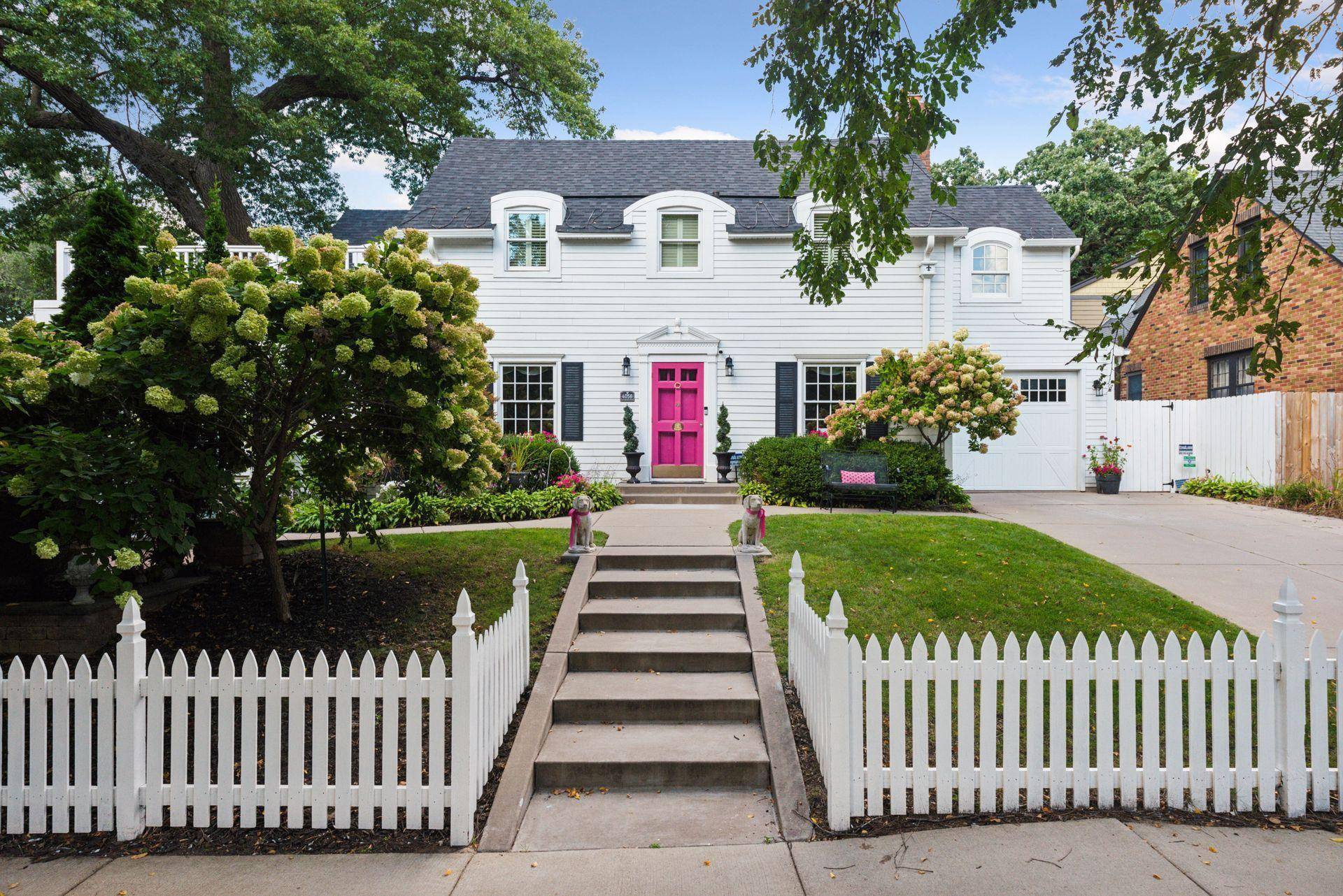 Edina, MN 55424,4058 Sunnyside RD