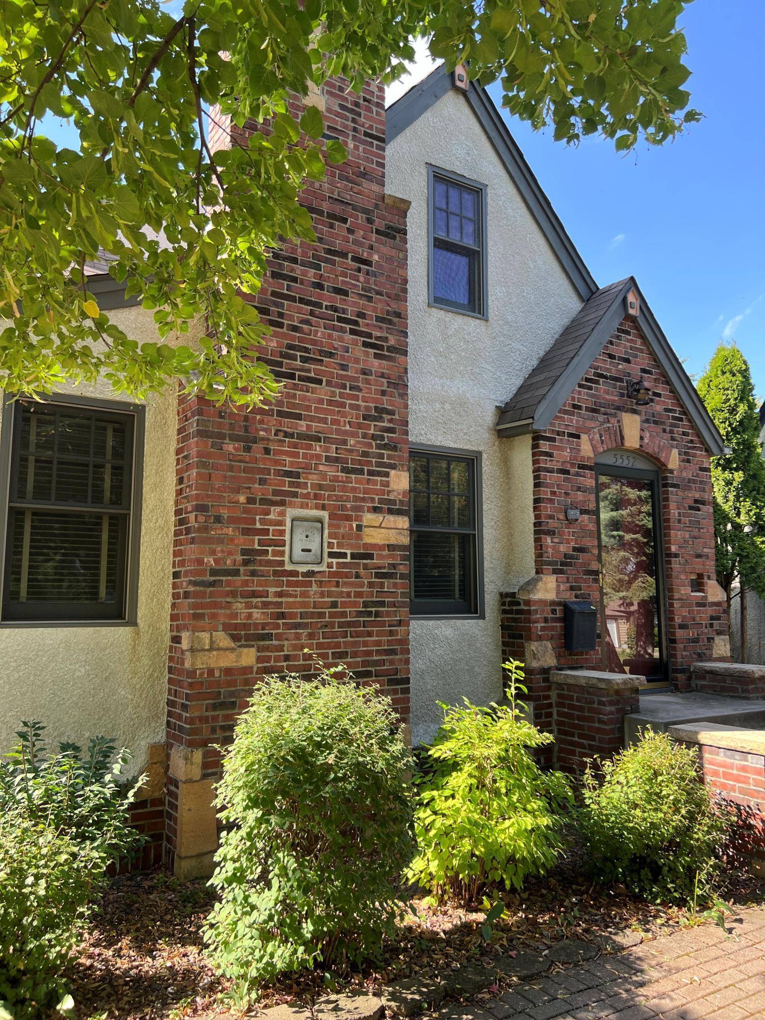 Minneapolis, MN 55419,5552 Blaisdell AVE