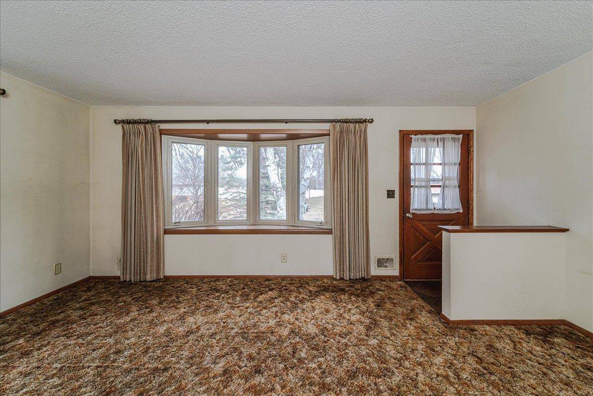 Oakdale, MN 55128,6560 3rd Street CT N