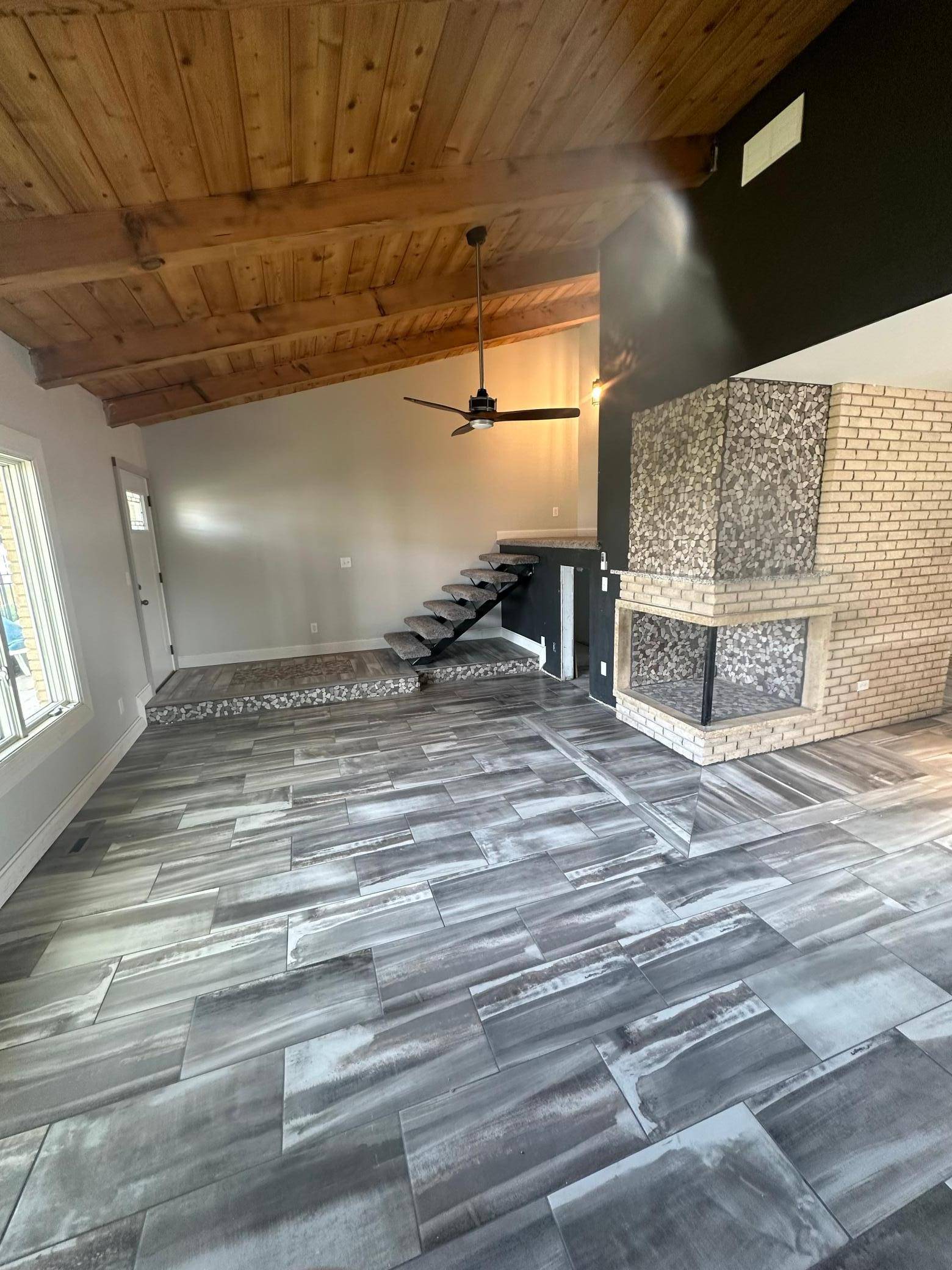 Mankato, MN 56001,412 Holly LN