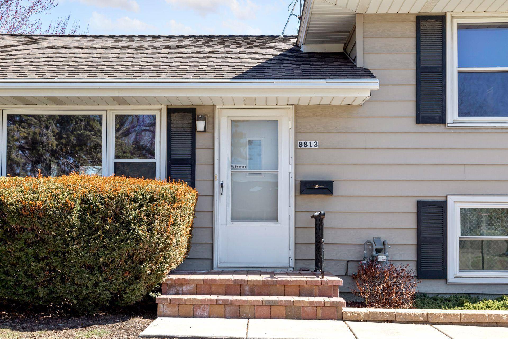 Bloomington, MN 55431,8813 James AVE S