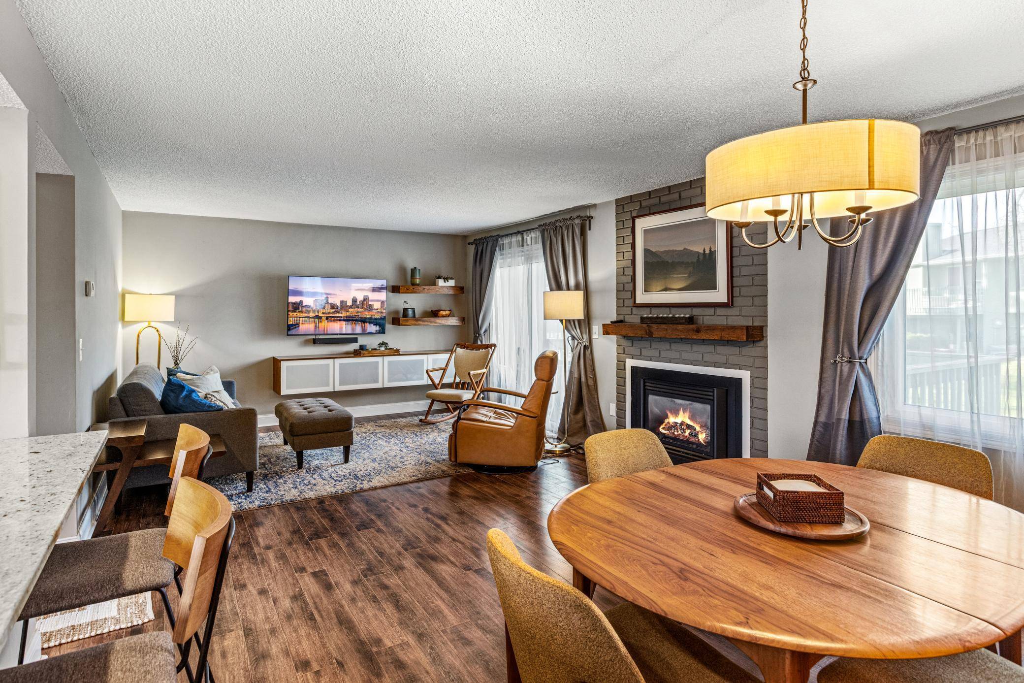 Little Canada, MN 55117,135 Canabury CT