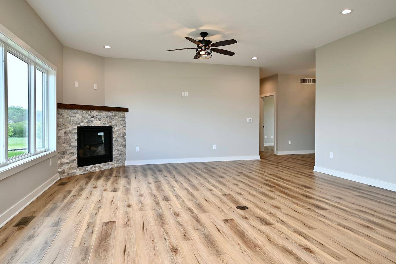 Saint Charles, MN 55972,633 Manheim AVE