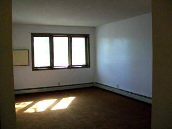 Fairmont, MN 56031,900 Hengen ST #104