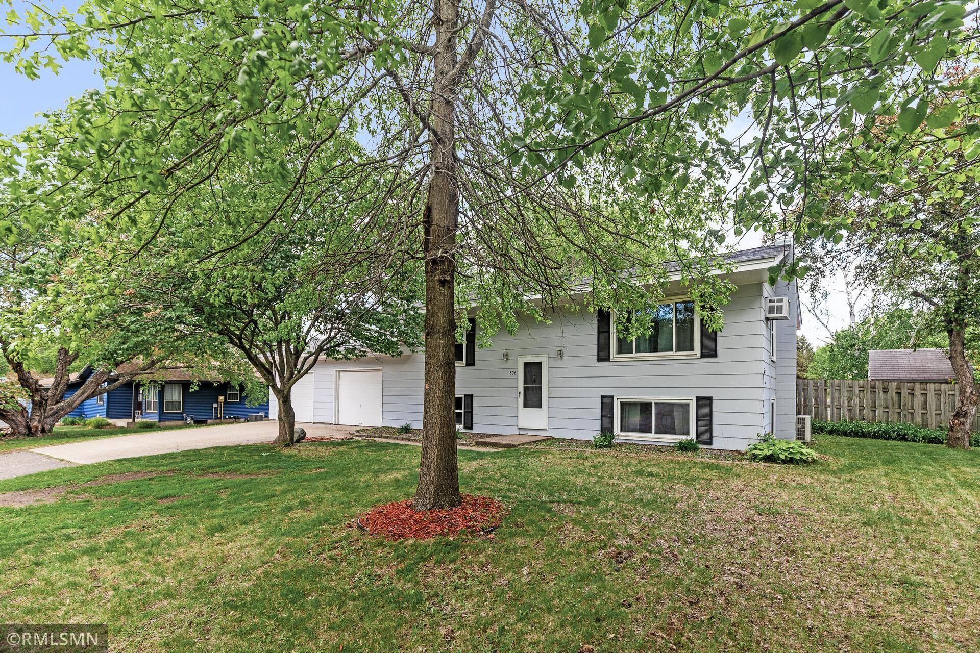Osceola, WI 54020,806 Oak Ridge DR