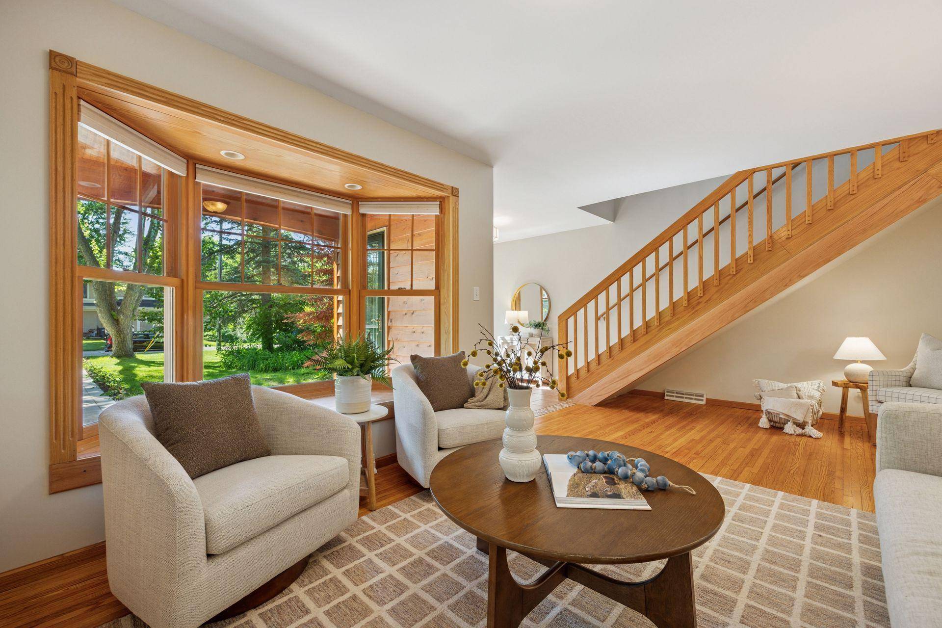 Minnetonka, MN 55305,3745 Farmington RD