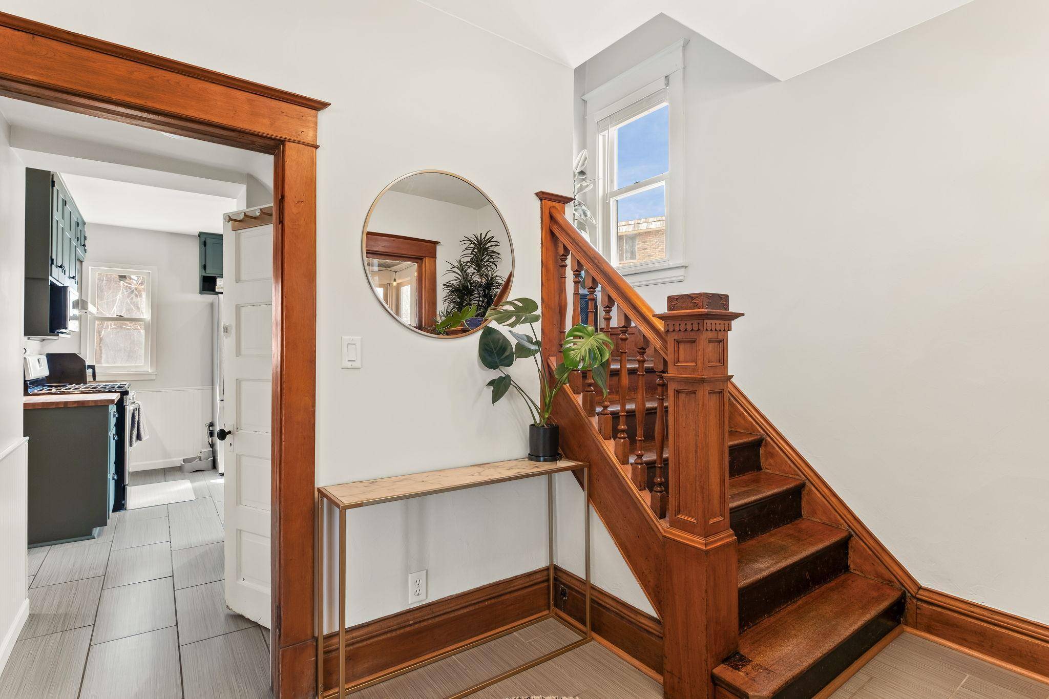 Saint Paul, MN 55104,2040 Saint Anthony AVE