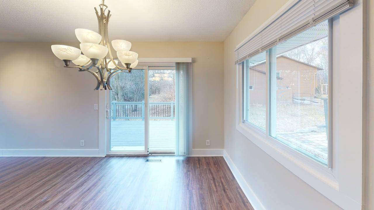 Minnetonka, MN 55345,4212 Tonkawood RD