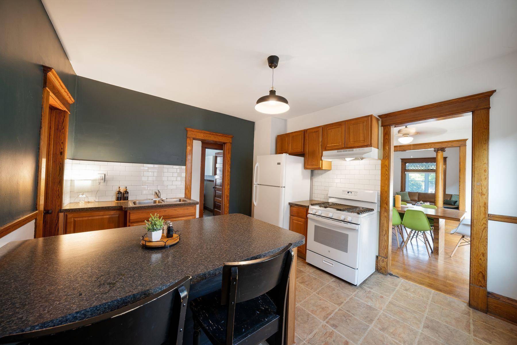 Minneapolis, MN 55418,2320 Quincy ST NE