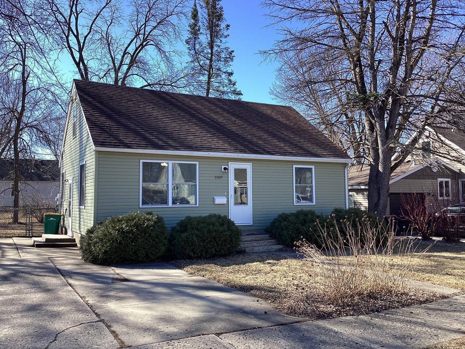 Albert Lea, MN 56007,1507 Louis ST