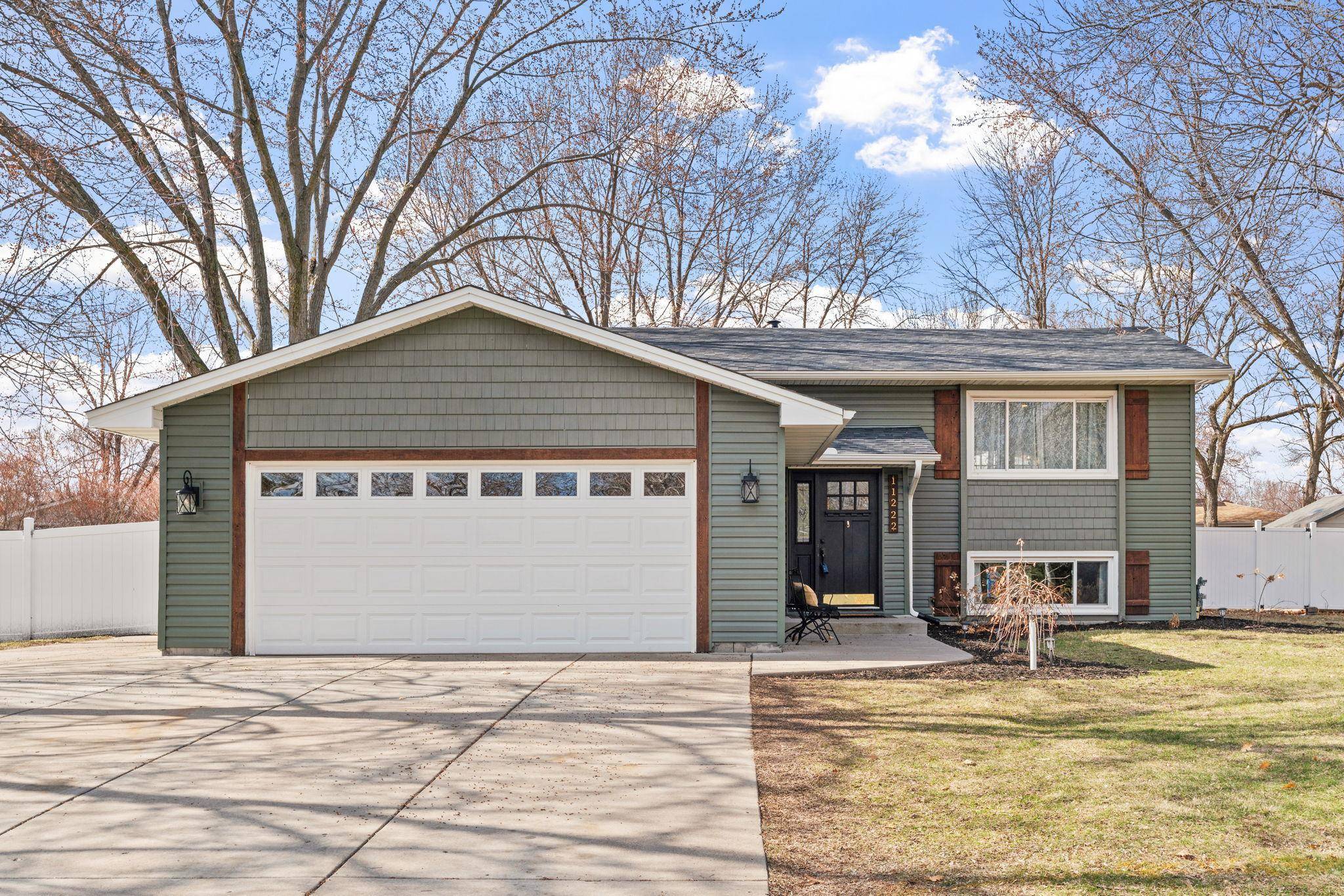 Maple Grove, MN 55369,11222 98th PL N
