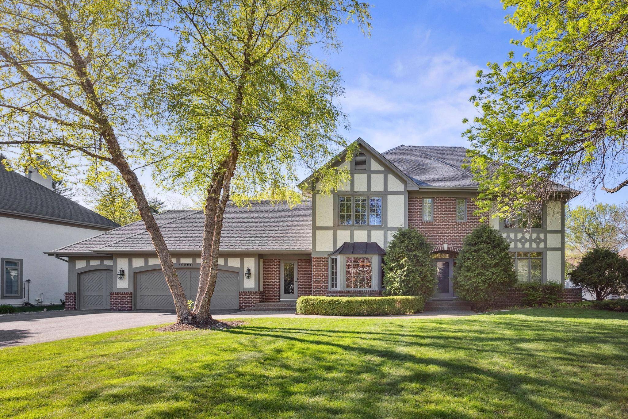 Shorewood, MN 55331,19890 Muirfield CIR