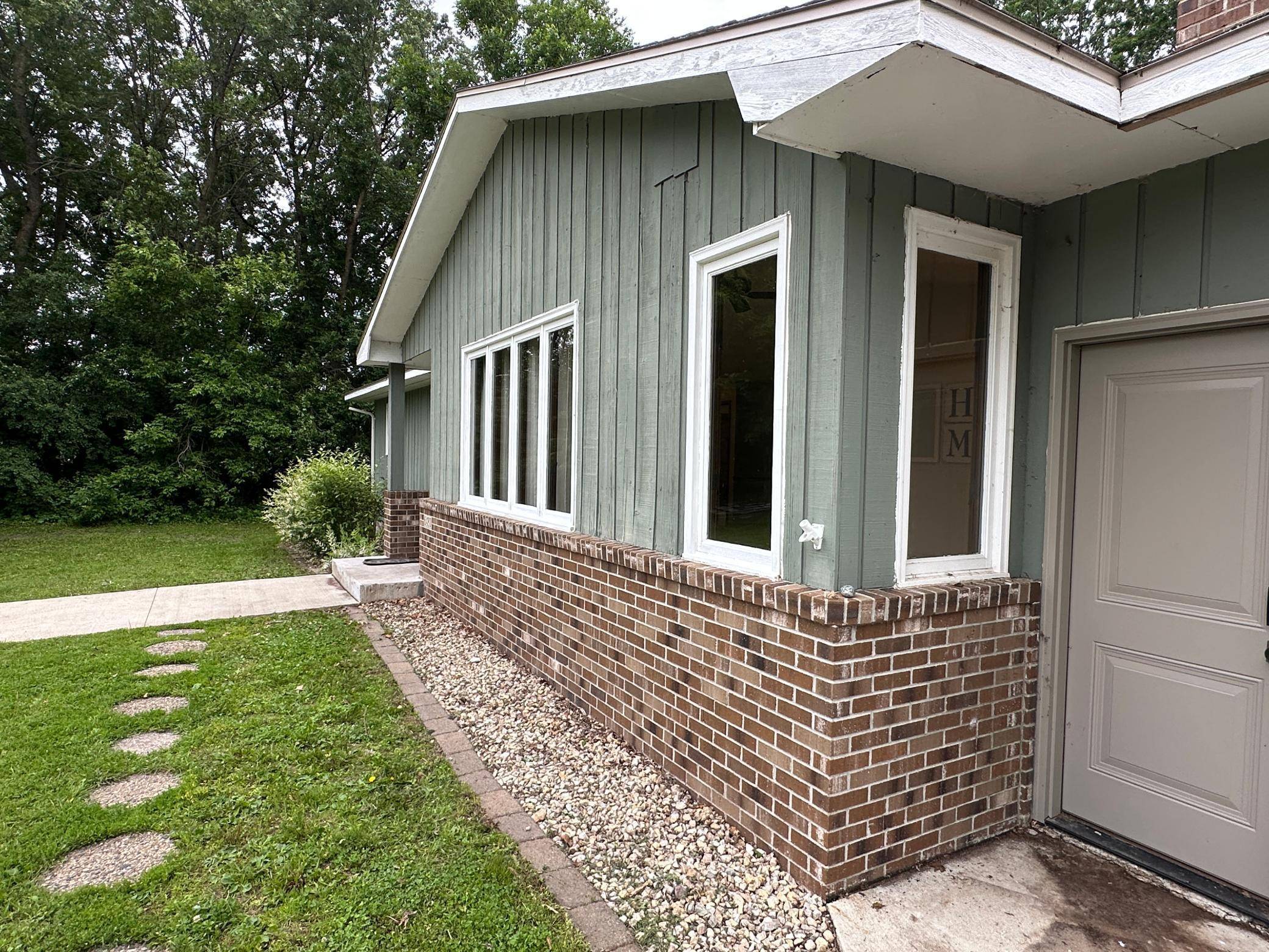 Willmar, MN 56201,6480 Long Lake RD