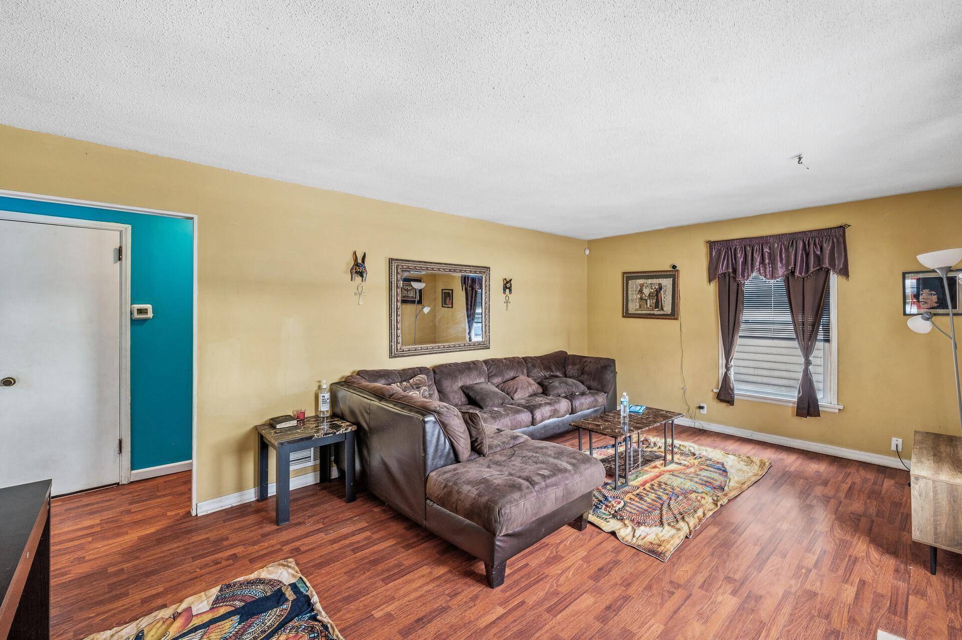 Minneapolis, MN 55430,4905 Dupont AVE N