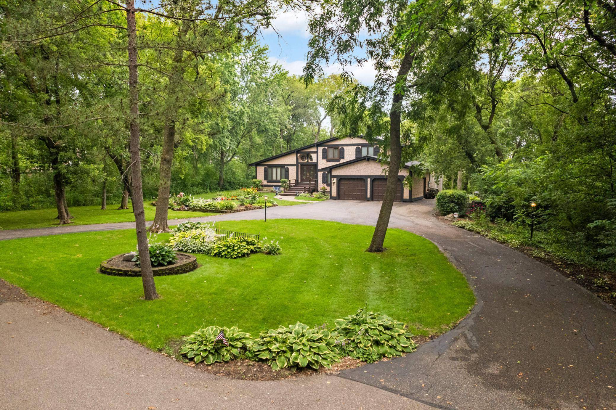Woodbury, MN 55129,5853 Deer Trail CIR
