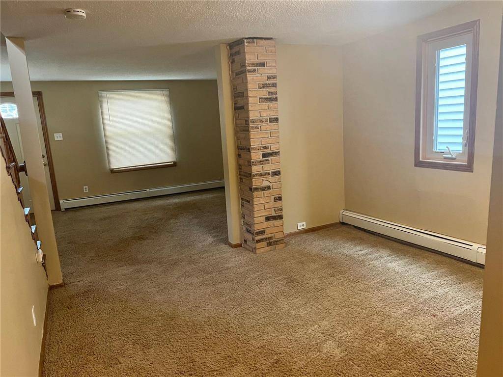 South Saint Paul, MN 55075,325 9th AVE S