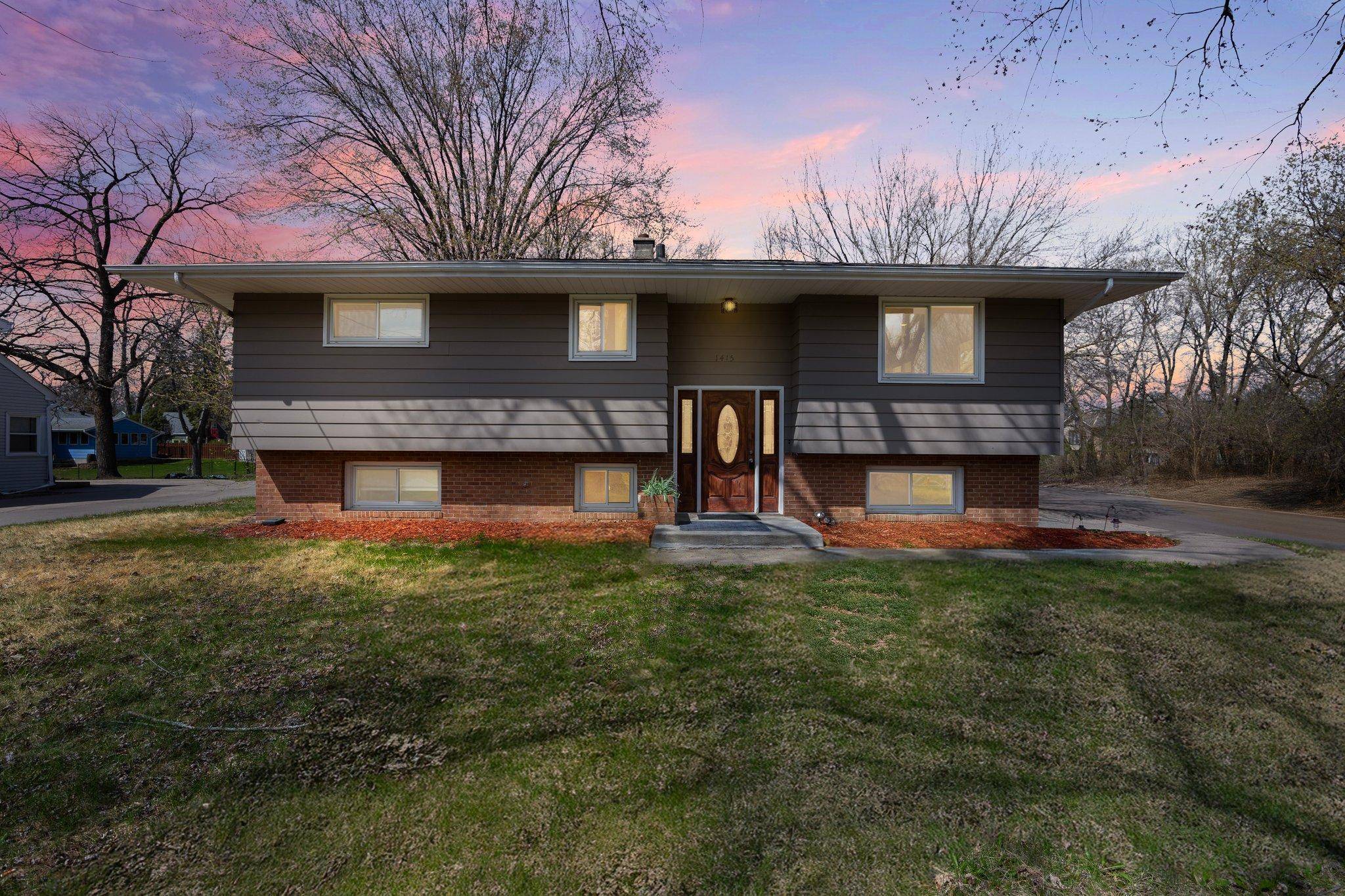 Arden Hills, MN 55112,1415 County Road E W