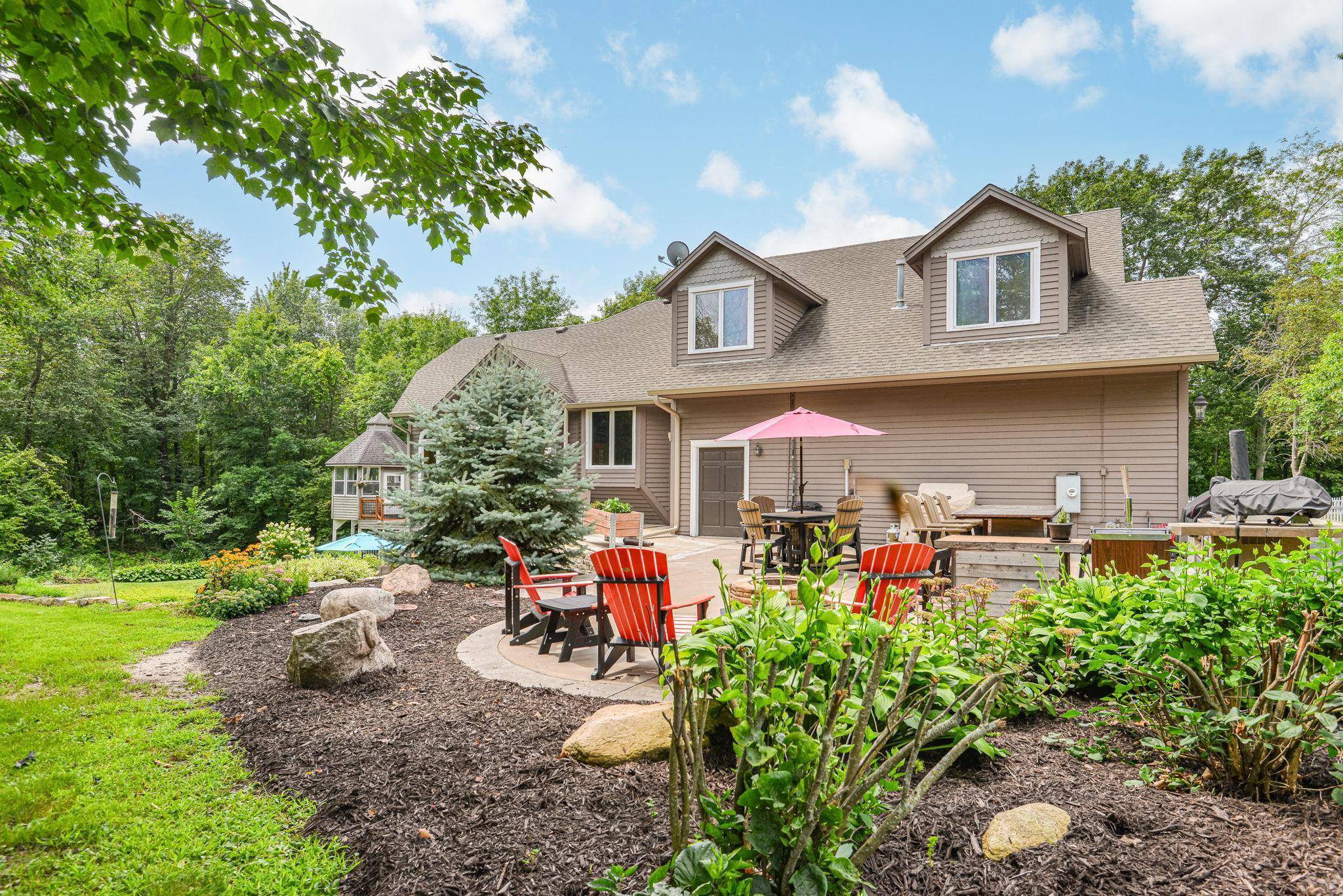Chisago City, MN 55013,10069 Stacy TRL