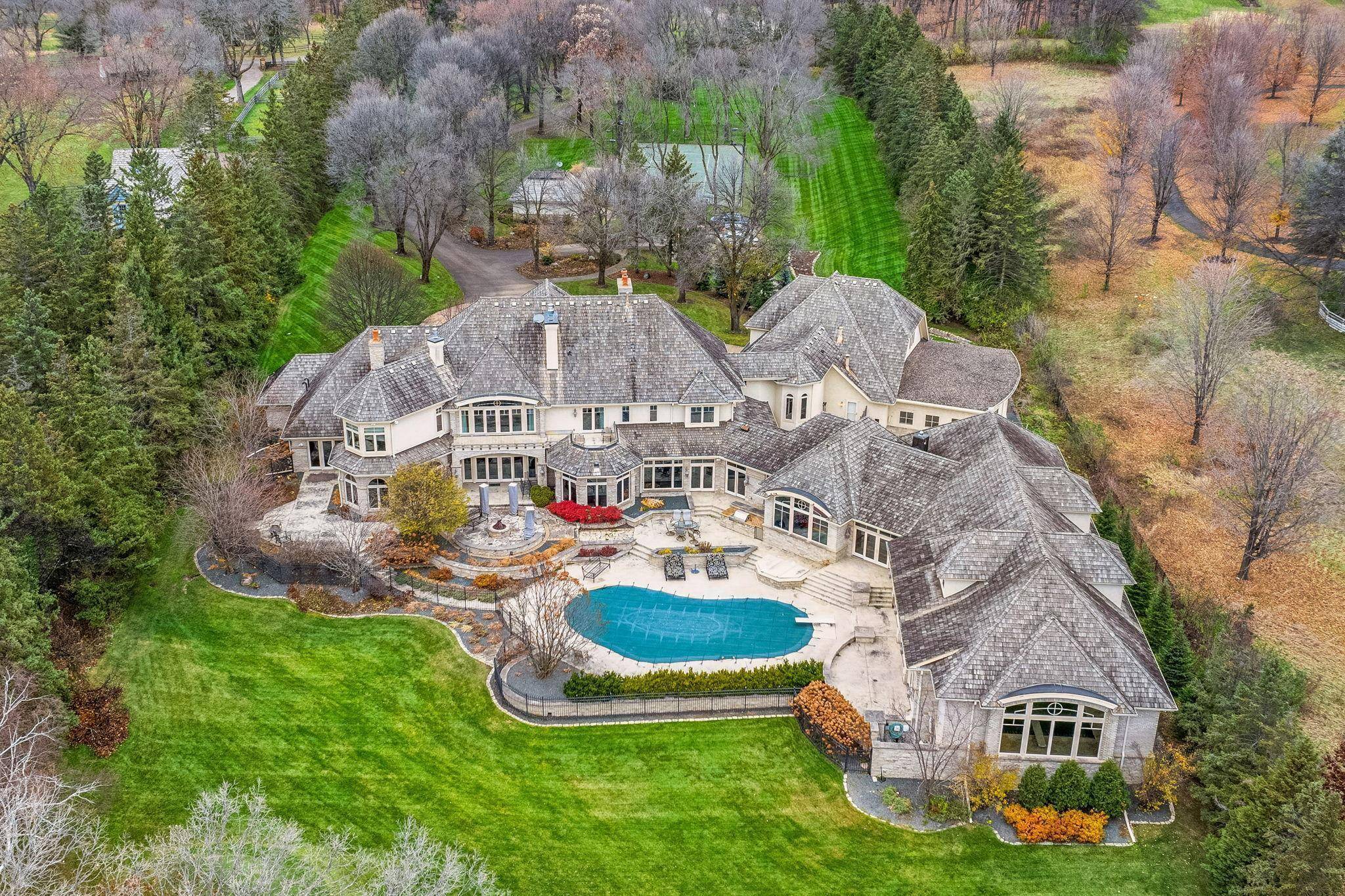 Medina, MN 55391,1492 Hunter DR