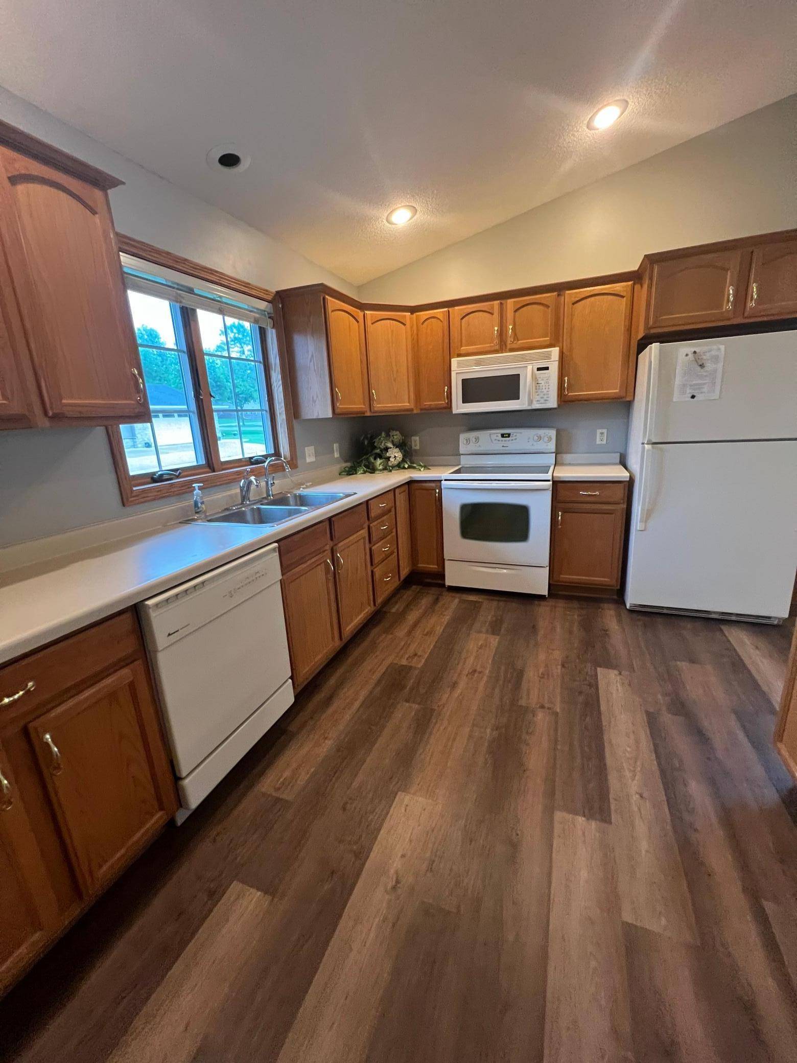 Willmar, MN 56201,316 Valley View DR SE