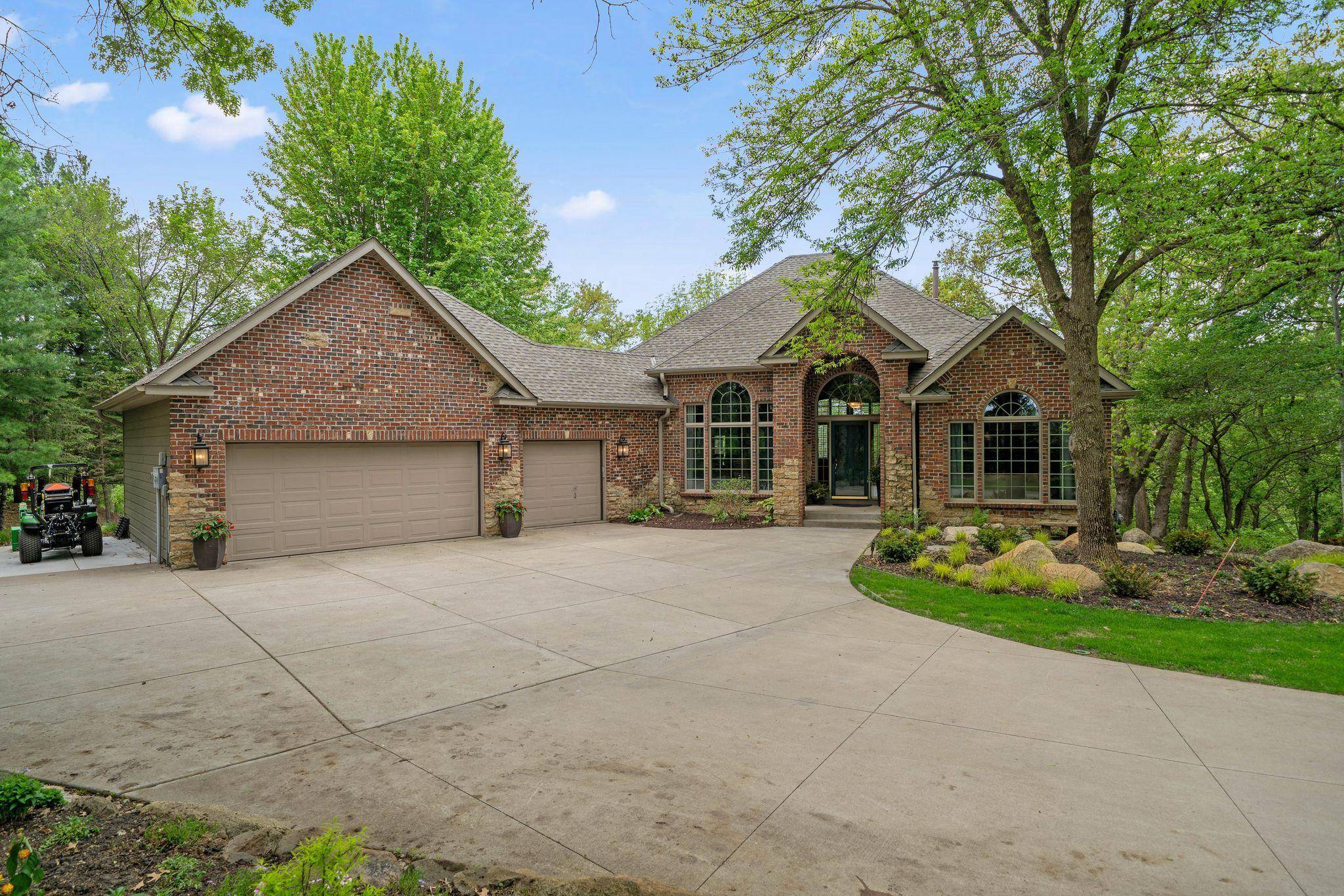 Lakeville, MN 55044,9455 Livery LN