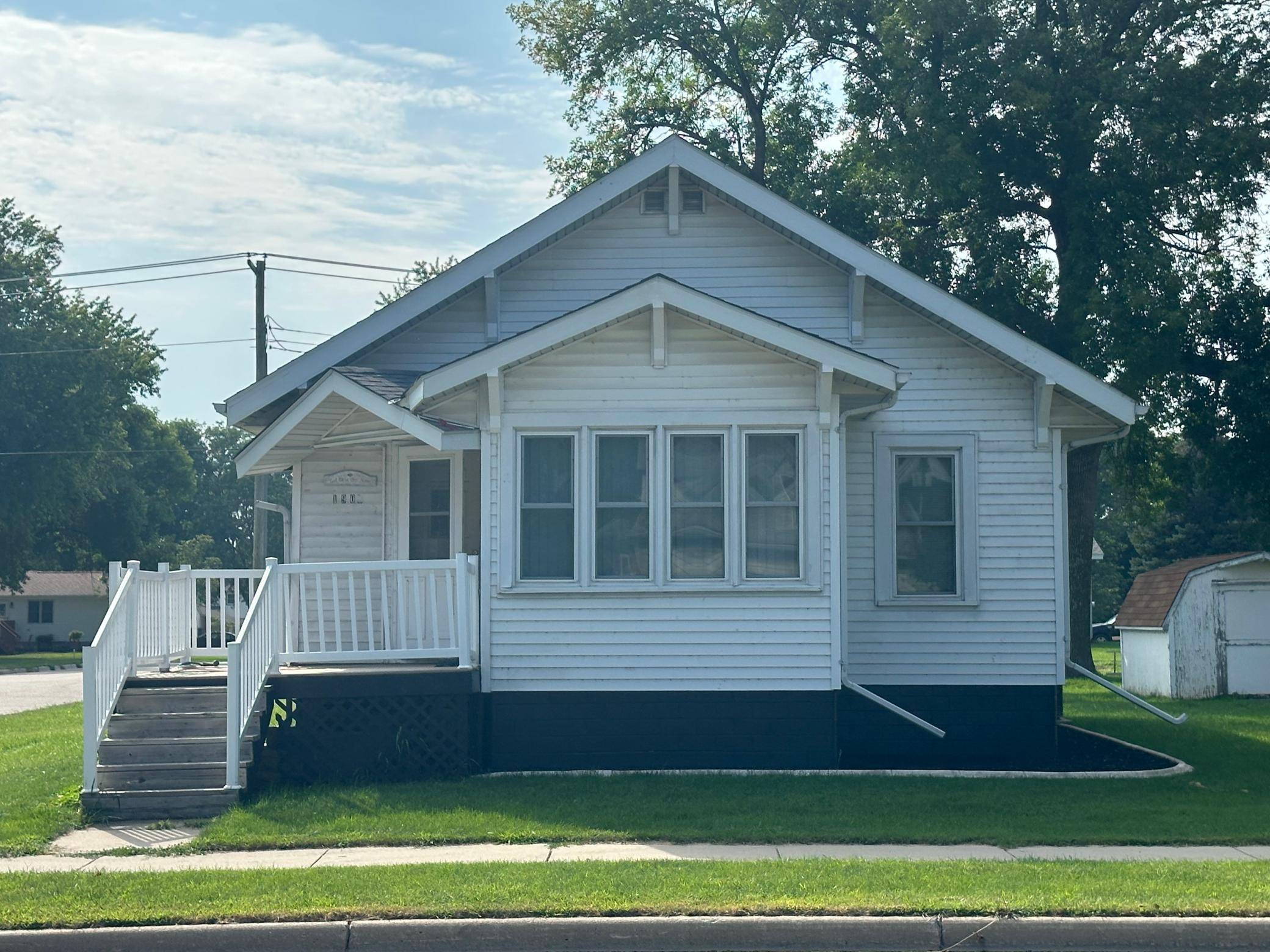 Dawson, MN 56232,190 6th ST