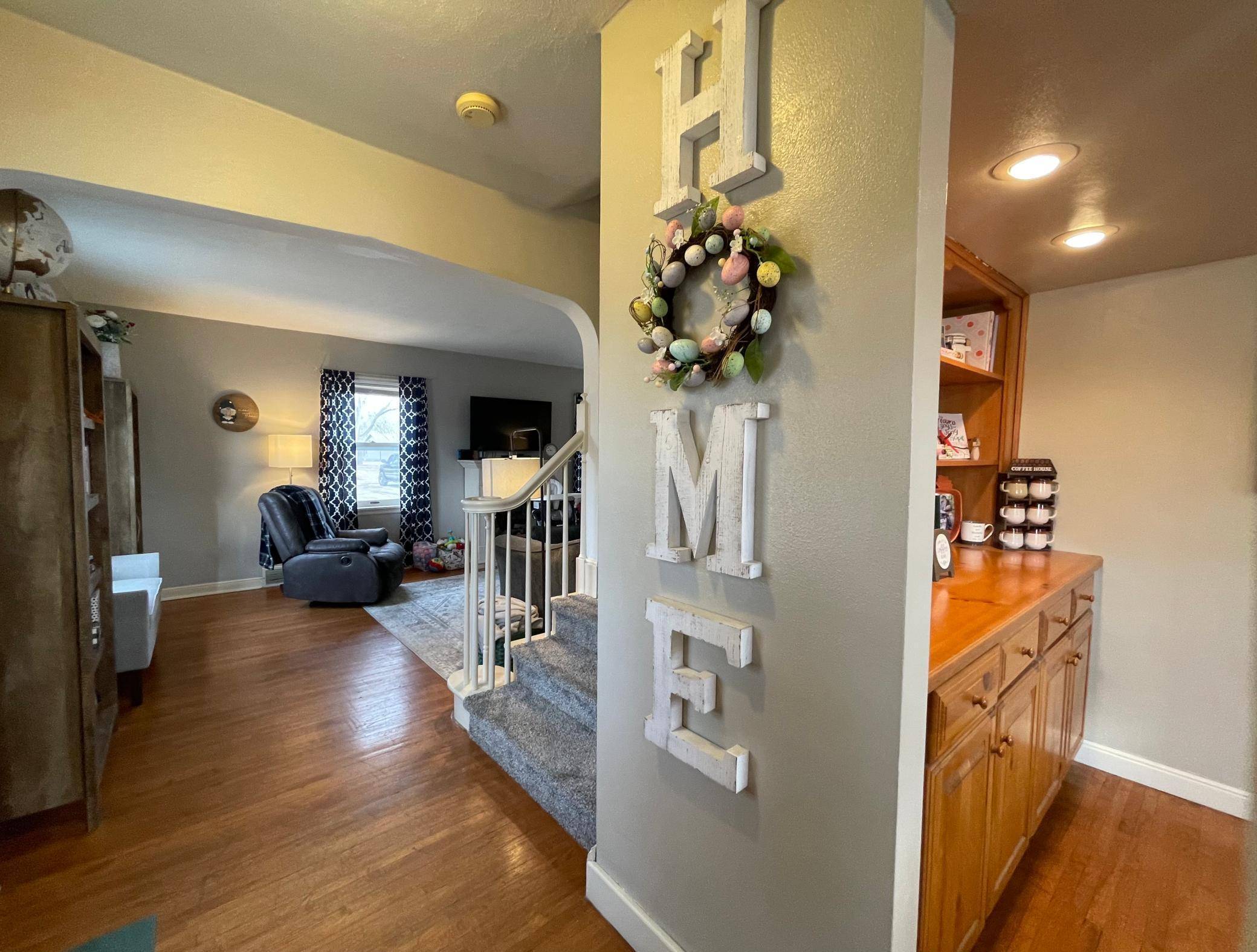 Wabasso, MN 56293,943 North ST