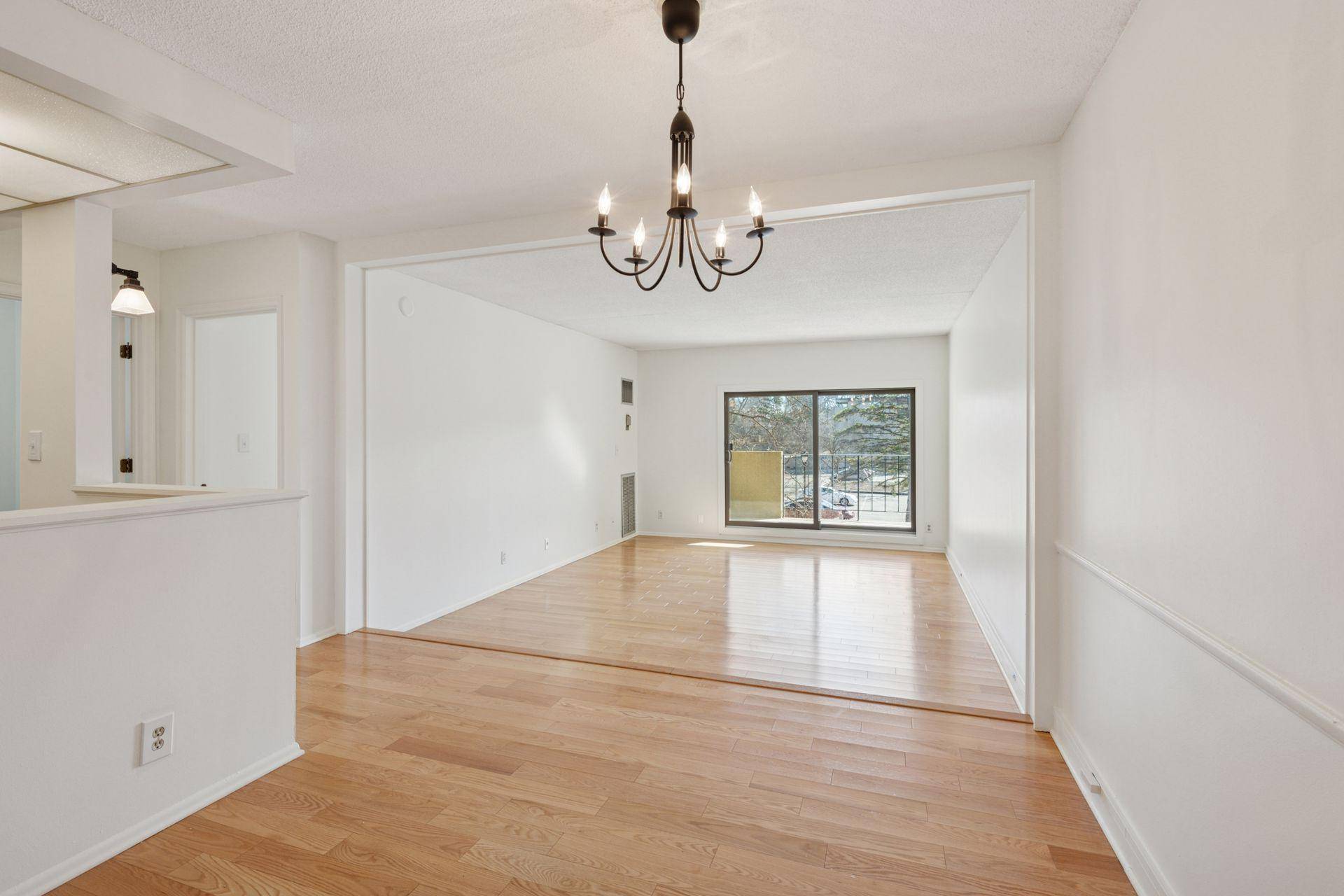 Edina, MN 55436,6710 Vernon AVE S #206
