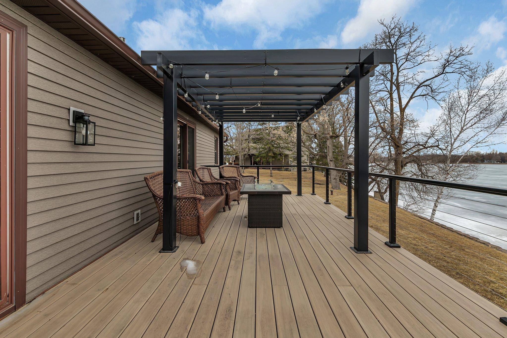 Alexandria, MN 56308,616 E Lake Cowdry RD NW