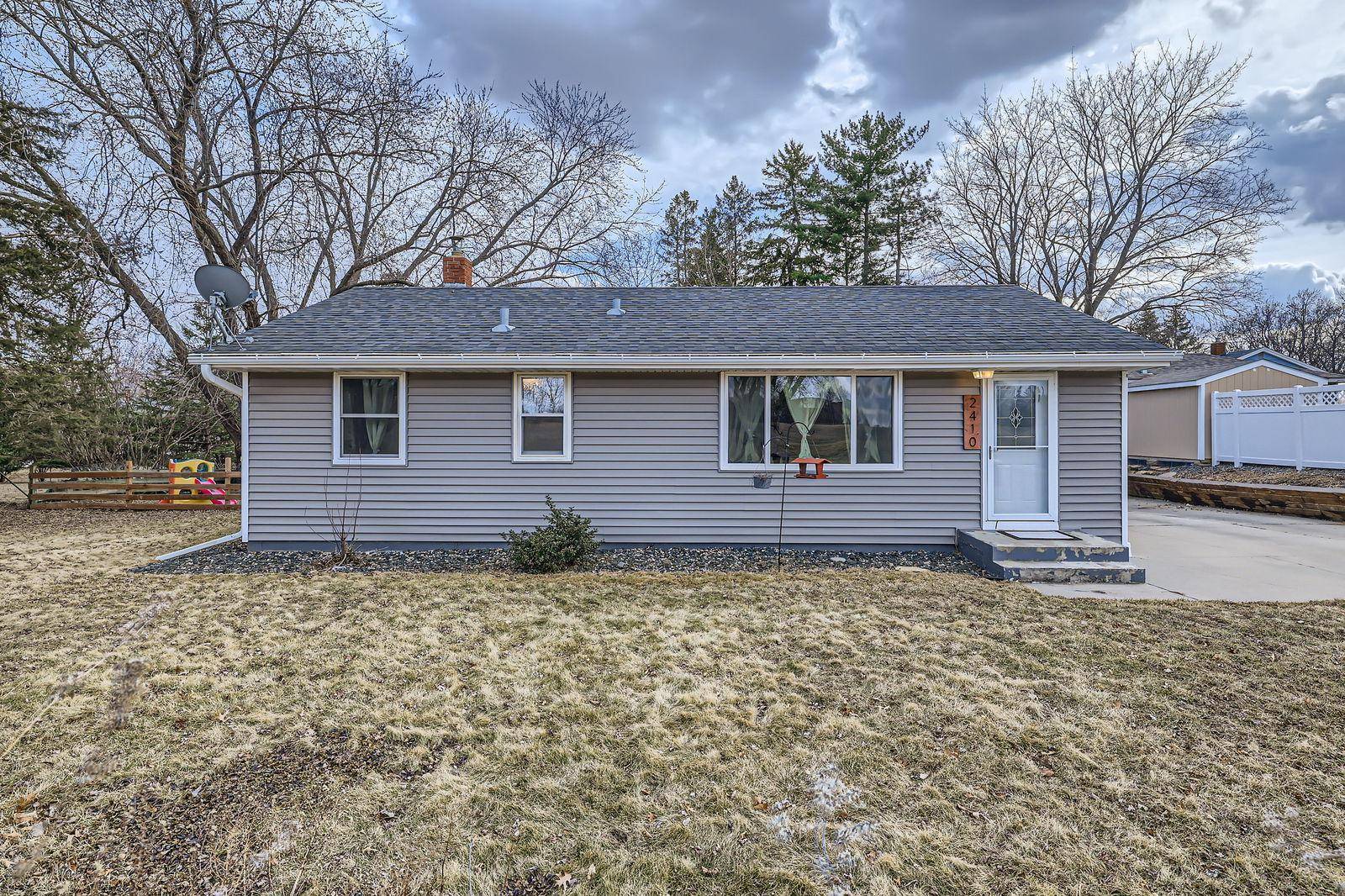 Maplewood, MN 55119,2410 7th ST E