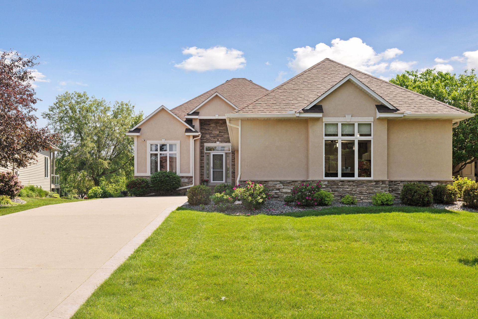 Blaine, MN 55449,11871 Flanders CIR NE