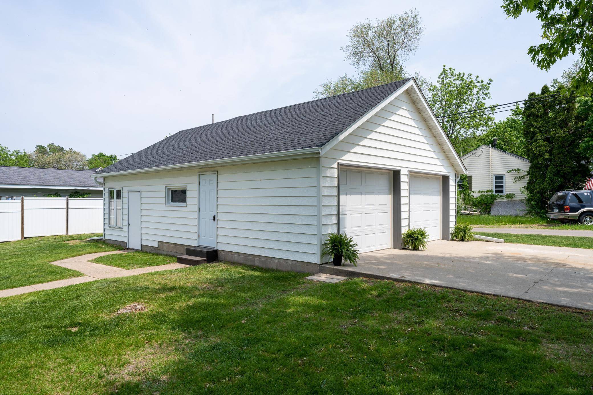 Cannon Falls, MN 55009,425 2nd ST SW