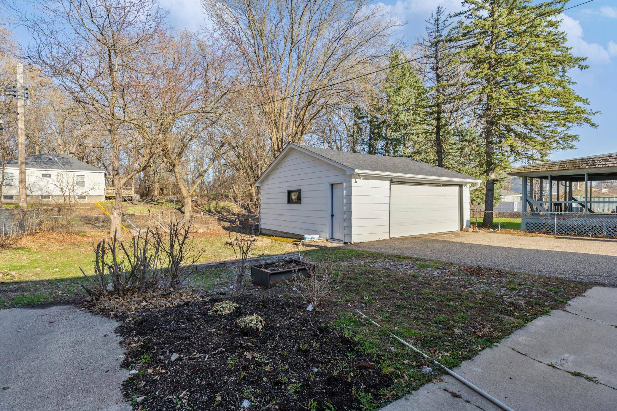Saint Paul, MN 55106,1590 Clarence ST
