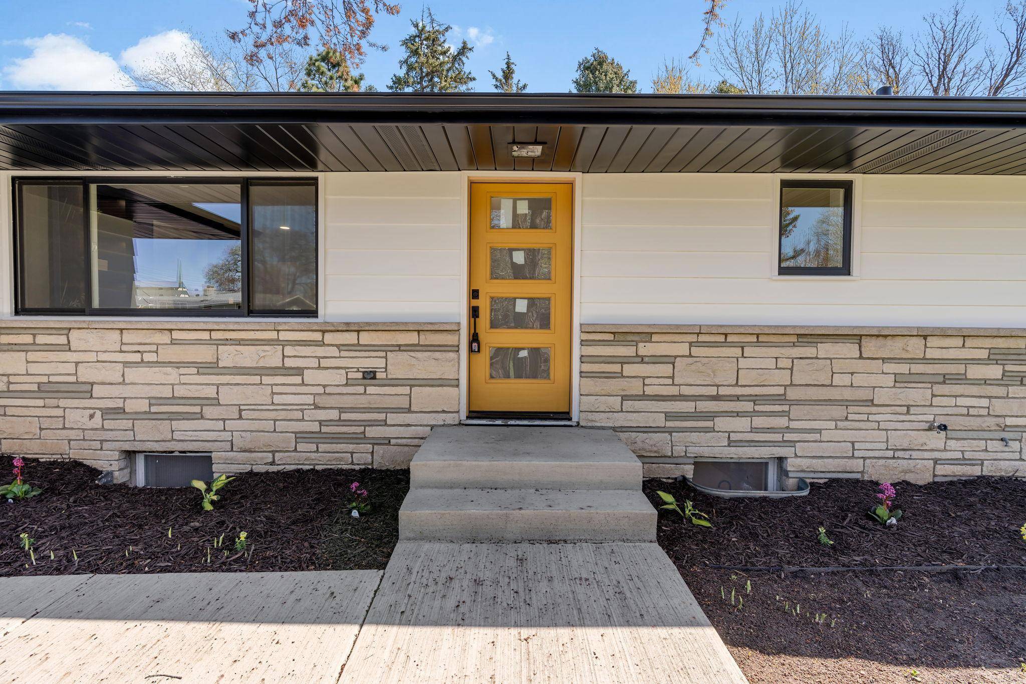Golden Valley, MN 55422,1220 Unity AVE N