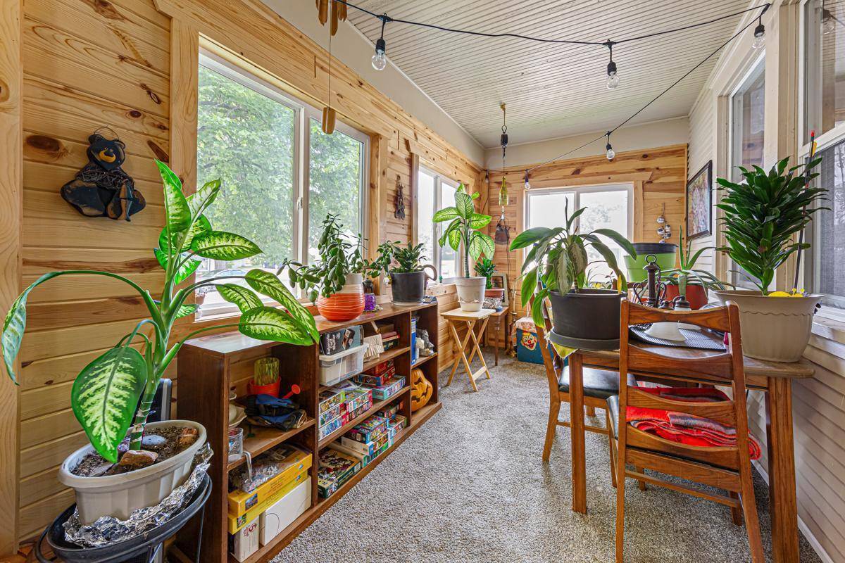 Faribault, MN 55021,18 8th ST NW
