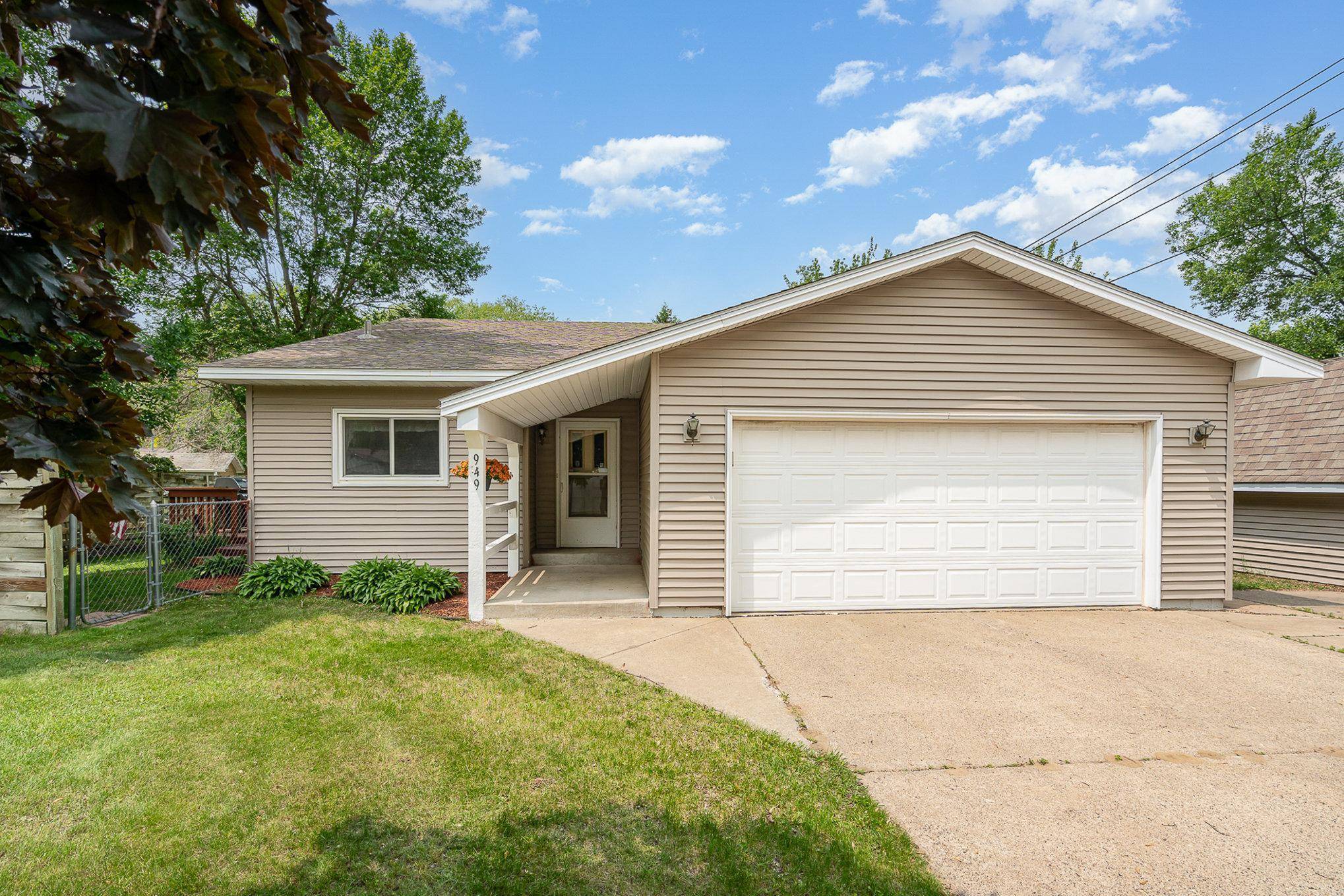 Elk River, MN 55330,949 Xenia AVE NW