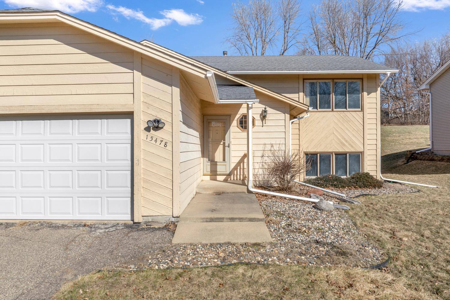 Eden Prairie, MN 55346,15478 Michele LN