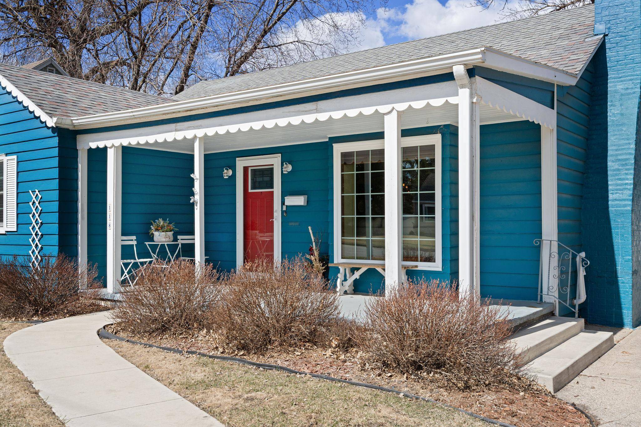 Owatonna, MN 55060,118 W Holly ST