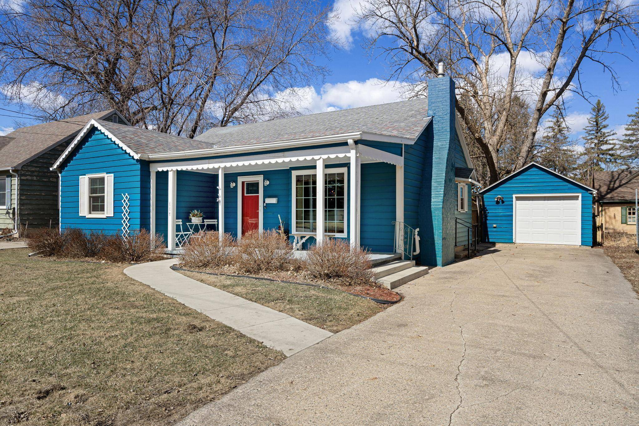 Owatonna, MN 55060,118 W Holly ST