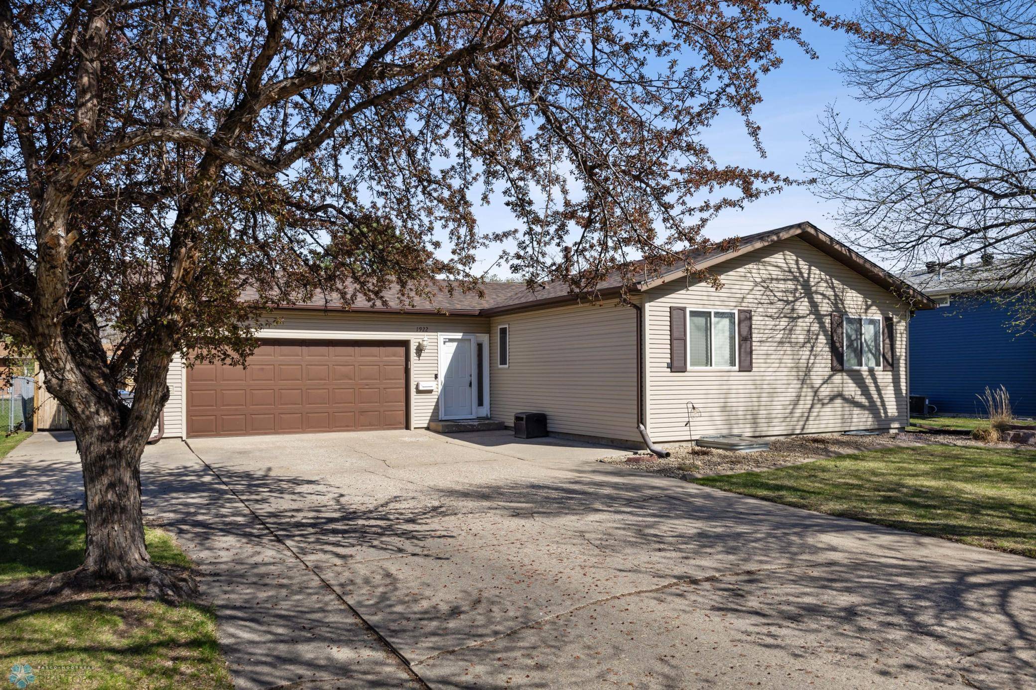 Fargo, ND 58103,1922 18th ST S